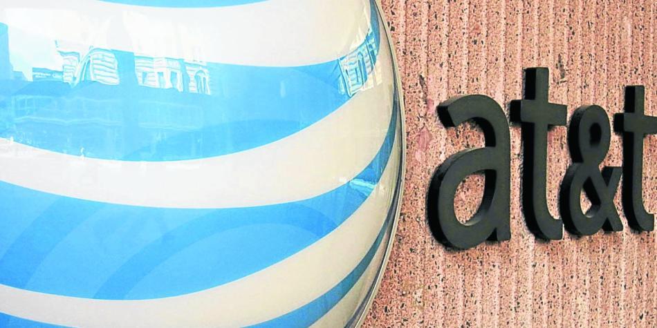 AT&T COMPRA STRAIGHT PATH COMMUNICATIONS